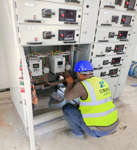 抗洪搶險(xiǎn)報(bào)導(dǎo)-迎“汛”而上，奔赴前線(xiàn) -348.png